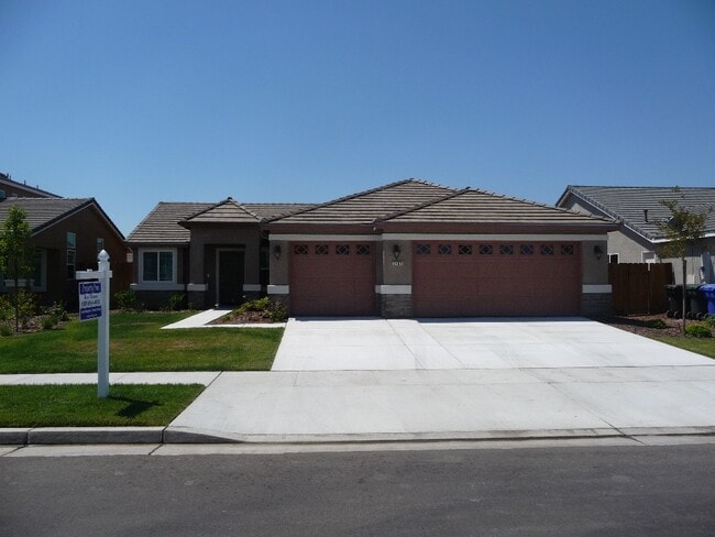 property at 1407 W Burgundy Ct