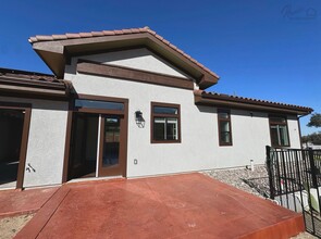 13813-13815 Woods Valley Ct in Valley Center, CA - Building Photo - Building Photo