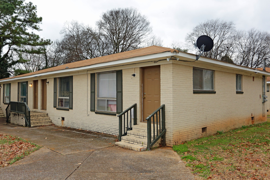 Kapur Garden Apartments in Huntsville, AL - Foto de edificio