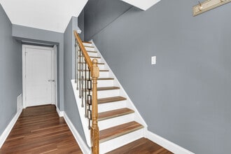 2035 Stanley Ct in Schaumburg, IL - Building Photo - Building Photo