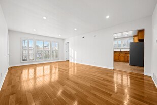 354 S Camden Dr in Beverly Hills, CA - Building Photo