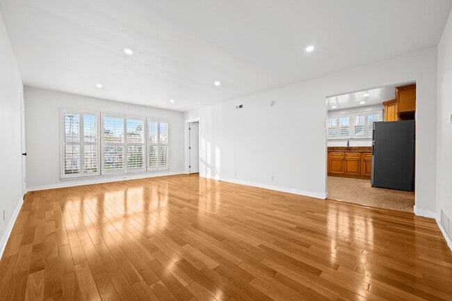 property at 354 S Camden Dr