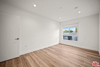 10405 Louisiana Ave in Los Angeles, CA - Building Photo - Building Photo