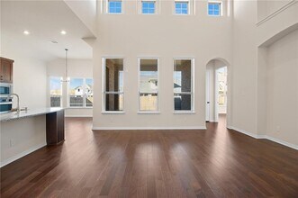321 Rieti Pkwy in Liberty Hill, TX - Building Photo - Building Photo