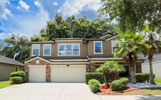 1208 Oakcrest Dr in Brandon, FL - Building Photo