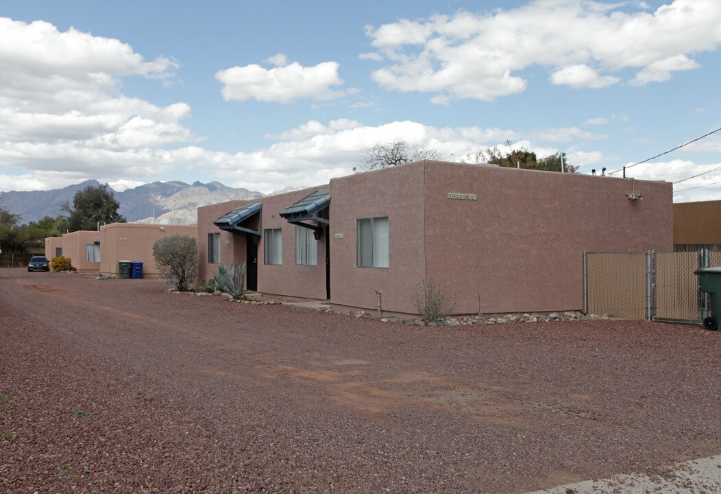 3623-3627 E Monte Vista Dr in Tucson, AZ - Foto de edificio