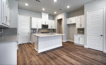 336 Almanor St in Lewisville, TX - Building Photo - Building Photo