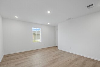 30530 Wolfburn St in Waller, TX - Building Photo - Building Photo