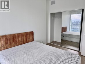 567 Clarke Rd in Coquitlam, BC - Building Photo - Building Photo