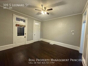 309 S Leonard St in Liberty, MO - Building Photo - Building Photo