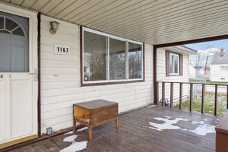 1167 Davis St in Ypsilanti, MI - Foto de edificio - Building Photo