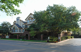 Springs Apartments in Dallas, TX - Building Photo - Building Photo