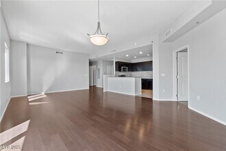 8255 Las Vegas Blvd S, Unit 1819 in Las Vegas, NV - Building Photo - Building Photo