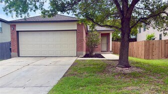 255 Myrtle St in Kyle, TX - Building Photo