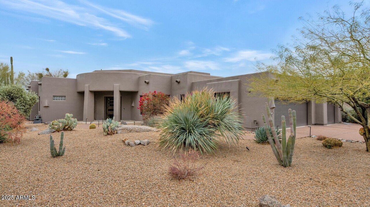 9637 E Mark Ln in Scottsdale, AZ - Building Photo