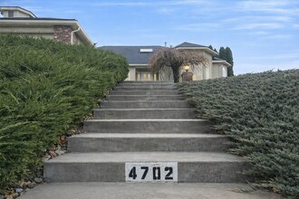 4702 S Palouse Ct in Kennewick, WA - Building Photo - Building Photo