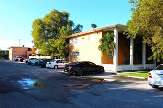 9760 SW 184th St in Cutler Bay, FL - Foto de edificio - Building Photo