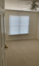 13 Haywagon Trl, Unit S1200.00 in Hampton, VA - Building Photo - Building Photo