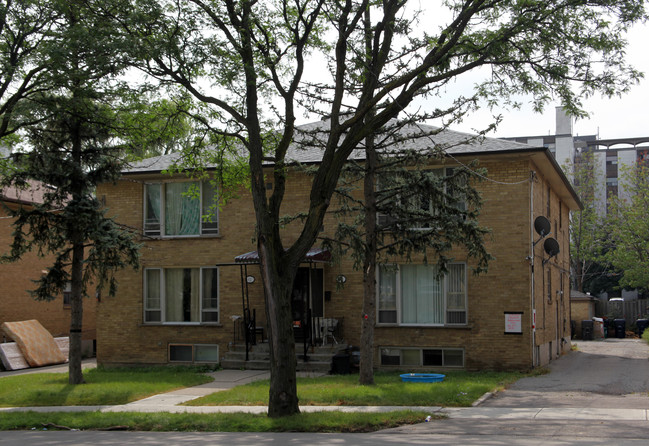 60-62 Leduc Dr in Toronto, ON - Building Photo - Primary Photo