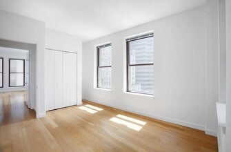 15 Broad St in New York, NY - Building Photo - Building Photo