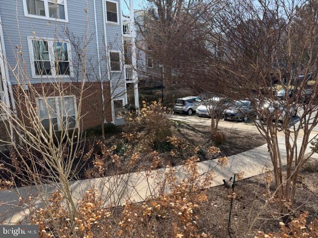 3175 Summit Square Dr in Oakton, VA - Building Photo - Building Photo