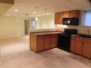 11 Michele Ln, Unit Apt 1 in Hauppauge, NY - Building Photo - Building Photo