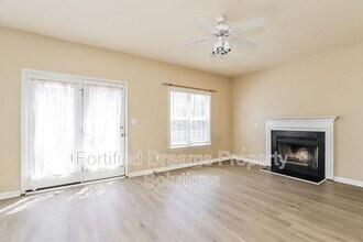 8 Millpath Ln in Greensboro, NC - Building Photo - Building Photo