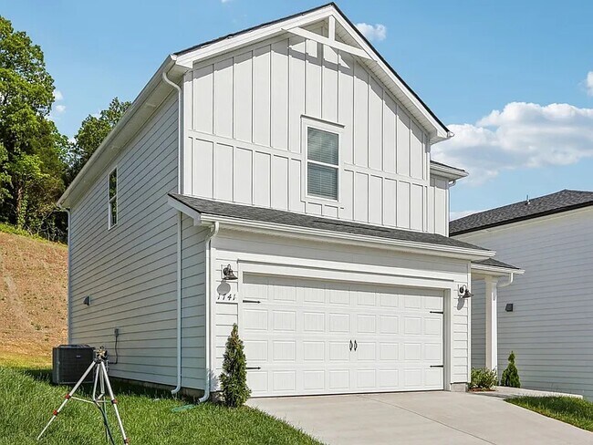 property at 1741 Flora Grv