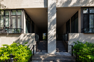 3600 Saint-Antoine Rue O in Montréal, QC - Building Photo - Building Photo