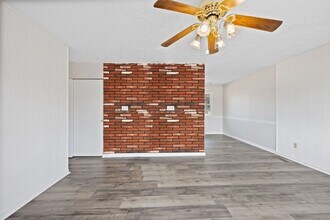 4645 Clayton Dr in Cincinnati, OH - Building Photo - Building Photo