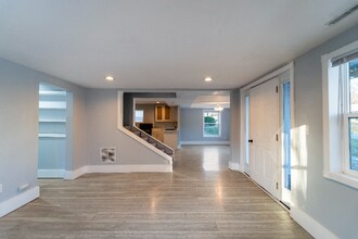 308 N Harrison St in Stuart, IA - Foto de edificio - Building Photo