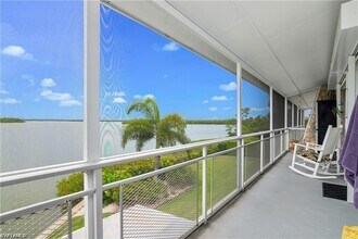 330 Kon Tiki Dr, Unit A2 & A8 in Naples, FL - Building Photo - Building Photo