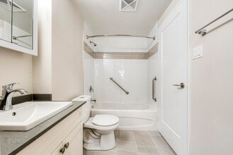 The Sprucedales in Guelph, ON - Building Photo - Building Photo