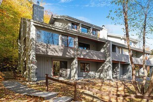 71 Easterly Rd in Lincoln, NH - Building Photo