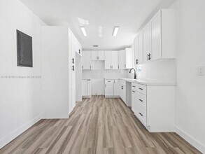 139 NE 17th St in Homestead, FL - Foto de edificio - Building Photo