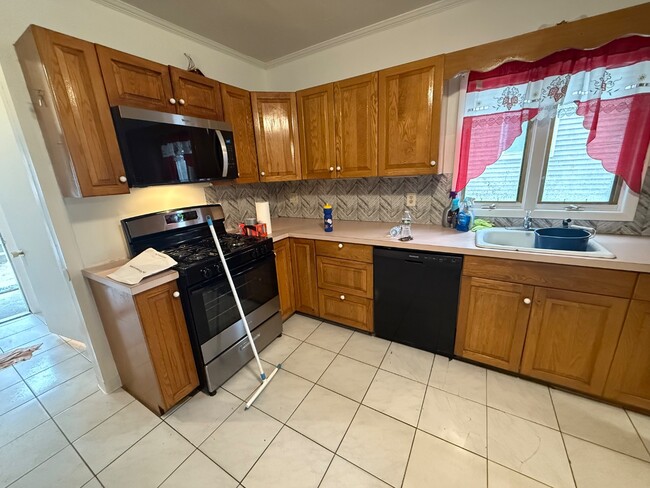 85 Draher St in Waterbury, CT - Building Photo - Building Photo