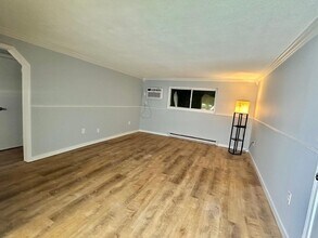 4 Hazelwood Ave in Dracut, MA - Building Photo - Building Photo