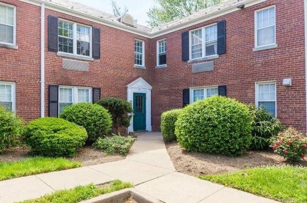 115 E Glebe Rd in Alexandria, VA - Building Photo