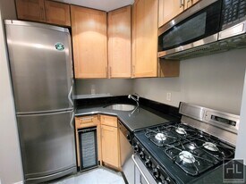 E 50TH ST., Unit 2B in New York, NY - Building Photo