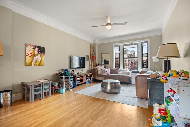 514 W 110th St in New York, NY - Building Photo - Building Photo