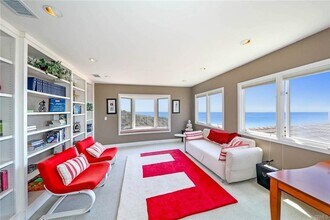 661 Nyes Pl in Laguna Beach, CA - Building Photo - Building Photo
