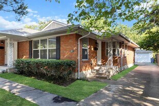 6317 Ravendale Ln in Dallas, TX - Building Photo