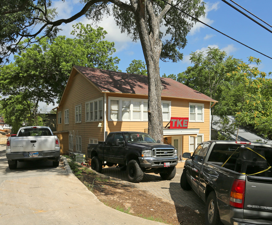 2710 Whitis Ave in Austin, TX - Building Photo