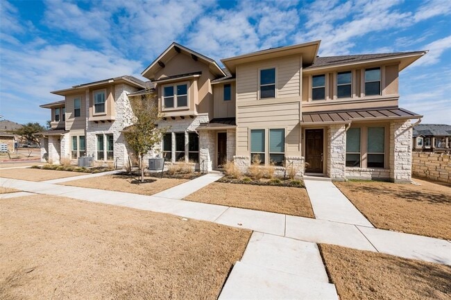 property at 13800 Lyndhurst St