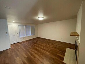 2007 42nd Ave E in Seattle, WA - Foto de edificio - Building Photo