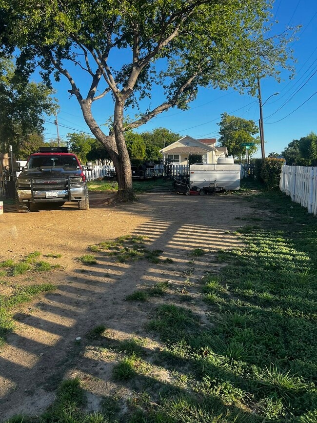 1907 Belmont Ave in Fort Worth, TX - Building Photo - Building Photo