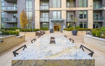 Nouvelle in McLean, VA - Foto de edificio - Building Photo
