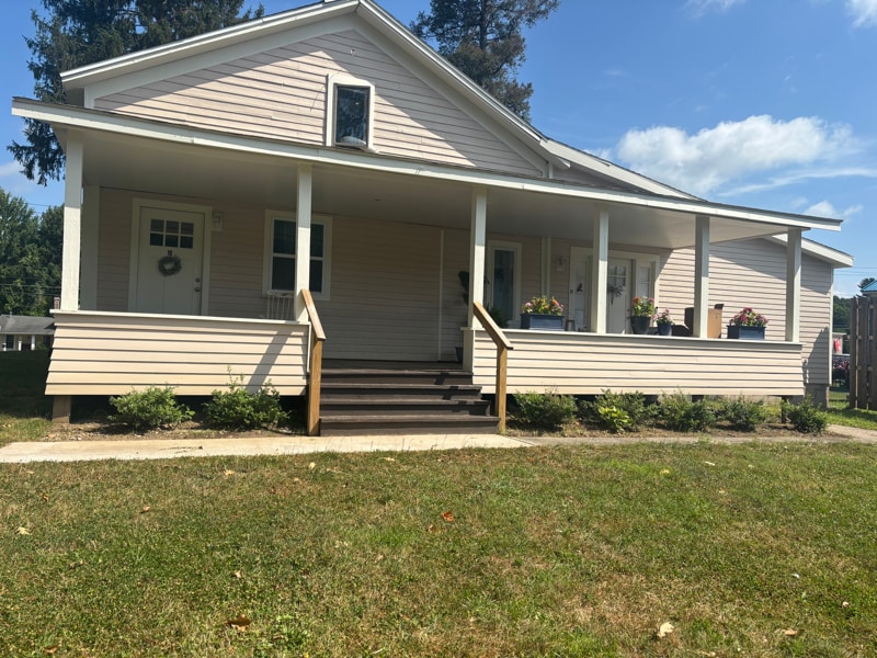 201 W Main St in Elbridge, NY - Building Photo