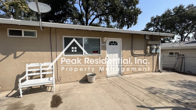 5914 Del Campo Ln in Carmichael, CA - Building Photo - Building Photo