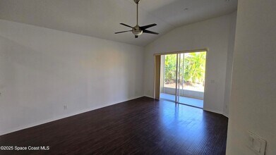 3223 Monitor Ln in Indialantic, FL - Foto de edificio - Building Photo